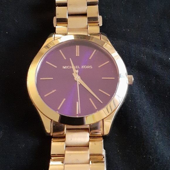 Watch - Picture 1 of 5